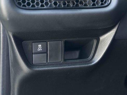 Used 2025 Honda HR-V LX image 40