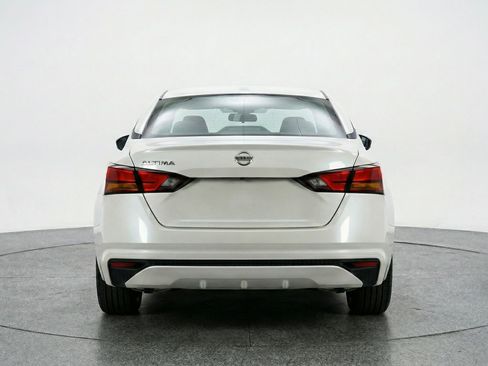 Used 2025 Nissan Altima 2.5 SV image 7