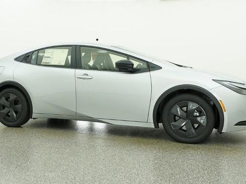New 2026 Toyota Prius Plug-In Hybrid FWD image 31