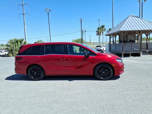 Used 2023 Honda Odyssey Sport image 9