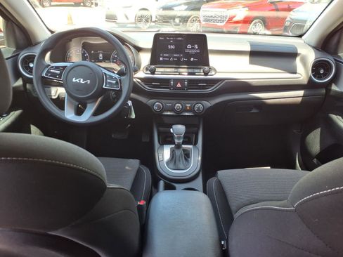 Used 2022 Kia Forte LXS FWD image 16