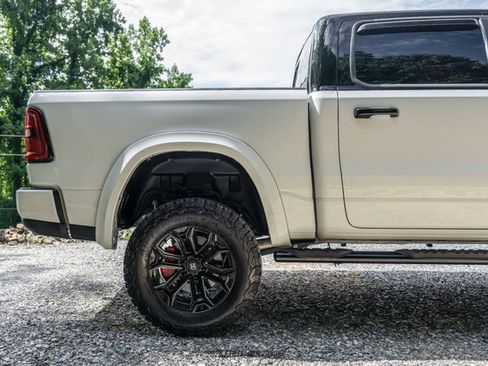 Used 2025 RAM 1500 Big Horn AWD/4WD image 10