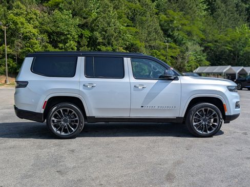 Used 2025 Jeep Grand Wagoneer Series II Obsidian w/ Quick Order Packagew 28T AWD/4WD image 10