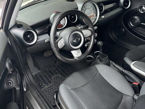 Used 2010 MINI Cooper Hardtop FWD image 6