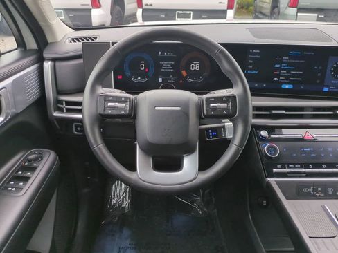 Used 2025 Hyundai Santa Fe SEL FWD image 16
