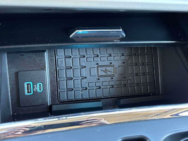 Used 2024 Ford Expedition XLT AWD/4WD image 25