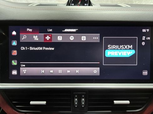 Used 2022 Porsche Cayenne Platinum Edition image 23