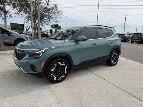 Certified 2024 Kia Seltos SX w/ SX Sunroof Package image 8