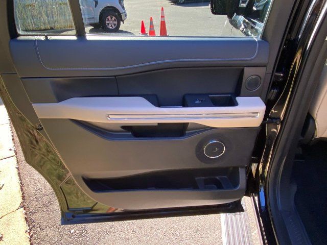 Used 2023 Ford Expedition Max Limited RWD image 12