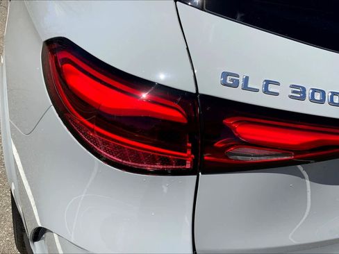 Certified 2025 Mercedes-Benz GLC 300 4MATIC image 17