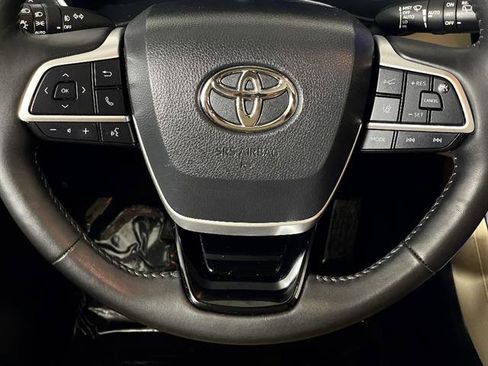 Used 2023 Toyota Highlander Platinum AWD/4WD image 13