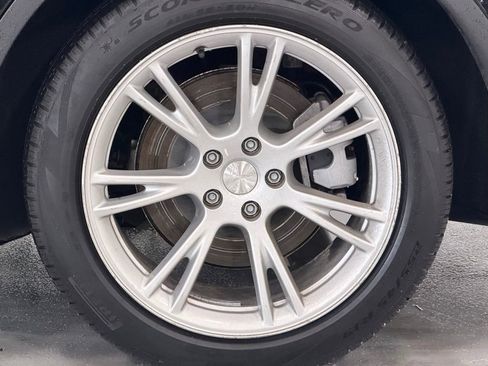 Used 2023 Tesla Model Y Long Range image 9