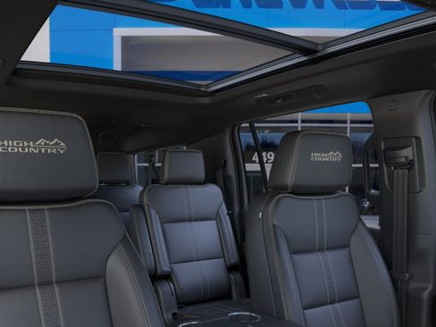 New 2026 Chevrolet Suburban High Country AWD/4WD image 26