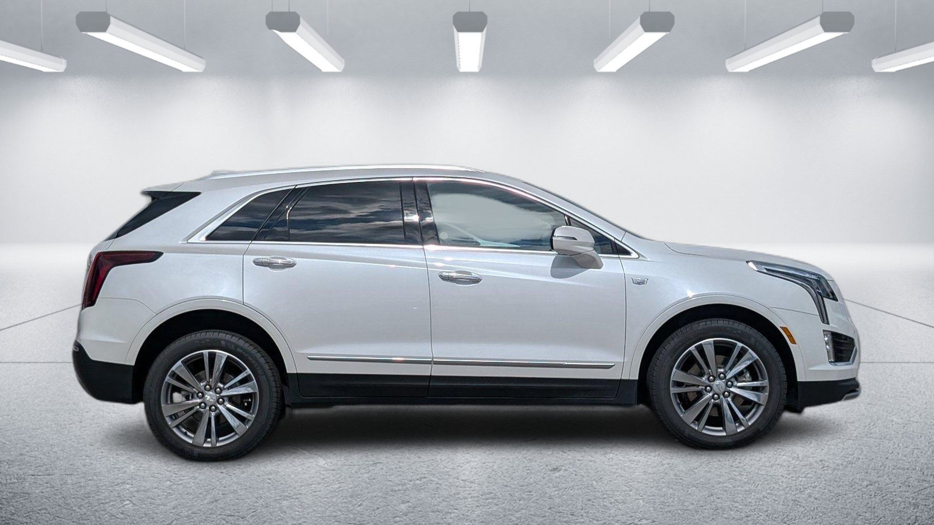 Certified 2025 Cadillac XT5 Premium Luxury AWD/4WD image 8