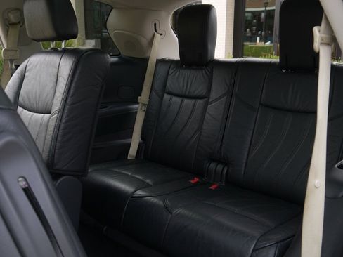 Used 2013 INFINITI JX35 AWD w/ Premium Pkg image 8