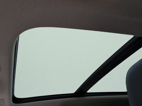 Certified 2024 Volvo XC40 B5 Core AWD/4WD image 16