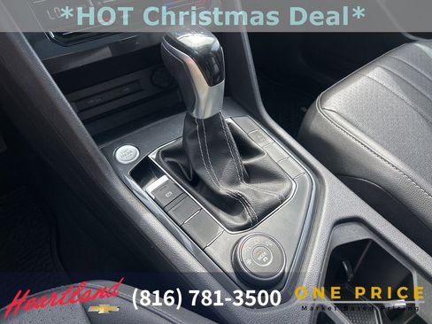Used 2023 Volkswagen Tiguan SE image 34