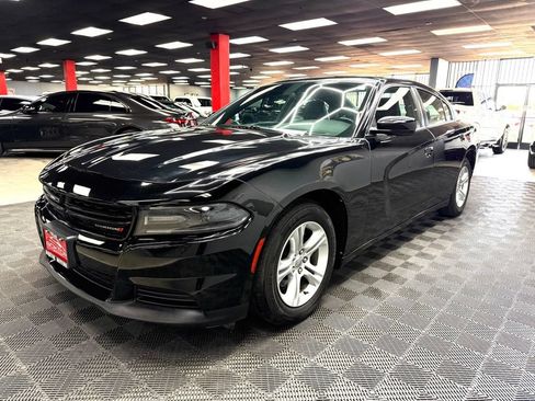 Used 2020 Dodge Charger SXT w/ Leather Interior Group RWD image 7