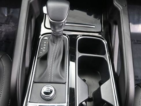 Used 2025 Kia Telluride S FWD image 17