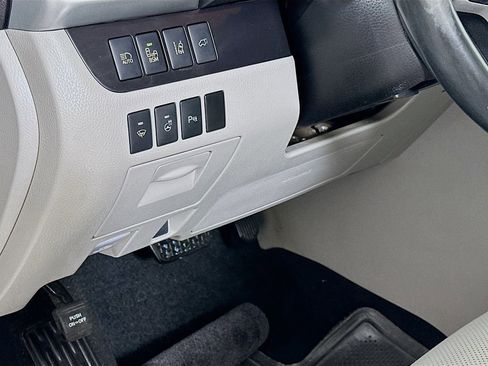 Used 2015 Toyota Highlander Limited image 10