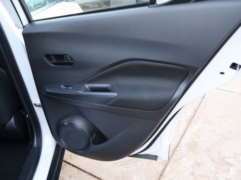 Used 2022 Nissan Kicks S image 14