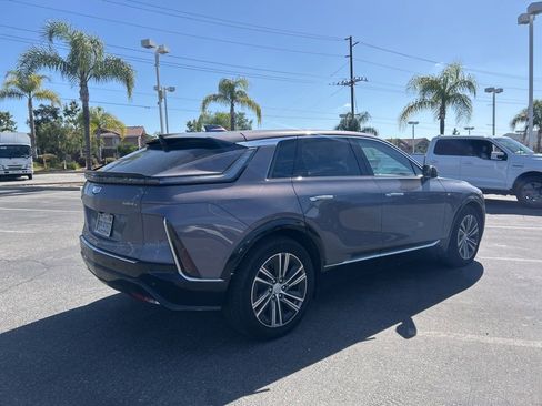 Used 2024 Cadillac Lyriq Luxury AWD/4WD image 5
