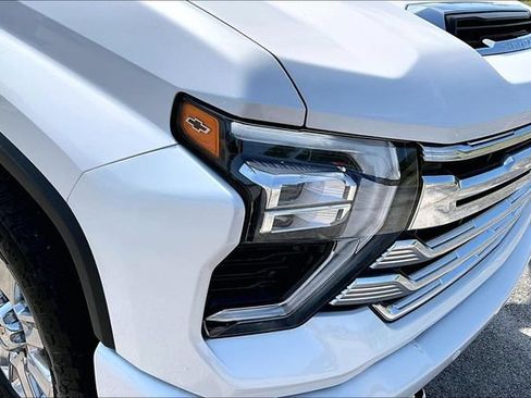 Used 2024 Chevrolet Silverado 2500 High Country w/ High Country Premium Package AWD/4WD image 33