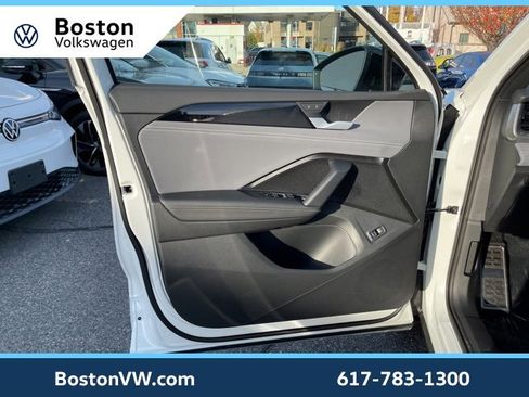 New 2026 Volkswagen Tiguan SE R-Line image 27