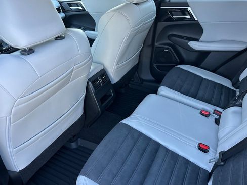 New 2026 Mitsubishi Outlander SE image 11