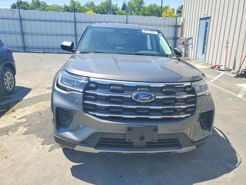 Used 2026 Ford Explorer Active AWD/4WD image 5
