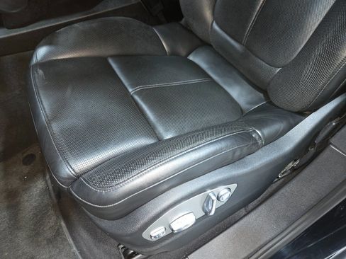 Used 2013 Porsche Cayenne GTS image 70