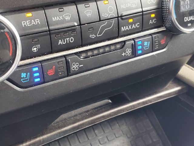 Used 2020 Ford Expedition Limited w/ Equipment Group 301A AWD/4WD image 23