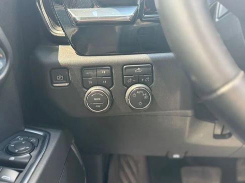 Used 2024 Chevrolet Silverado 1500 LT AWD/4WD image 14