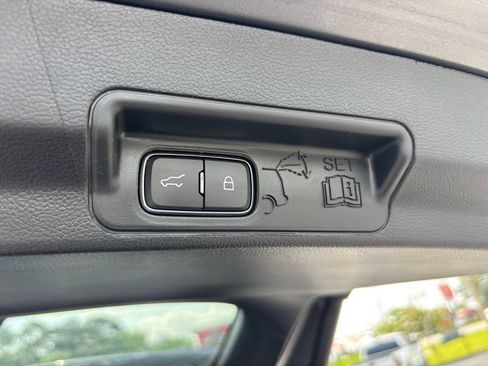 Used 2021 Ford Explorer XLT w/ Equipment Group 202A RWD image 13
