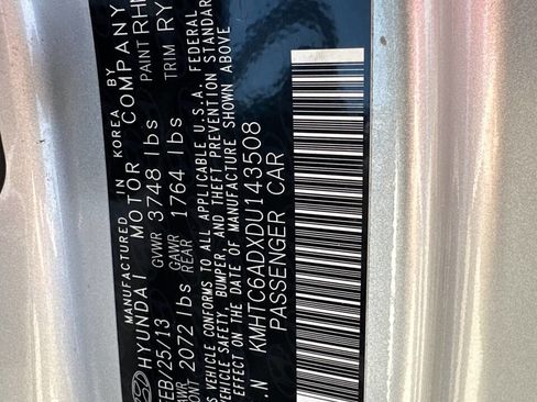 Used 2013 Hyundai Veloster w/ Style Pkg image 29