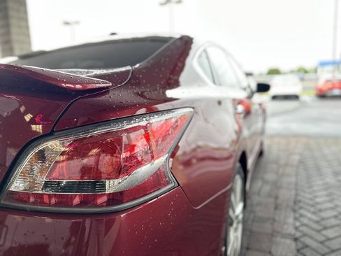 Used 2015 Nissan Altima 3.5 SL FWD image 11
