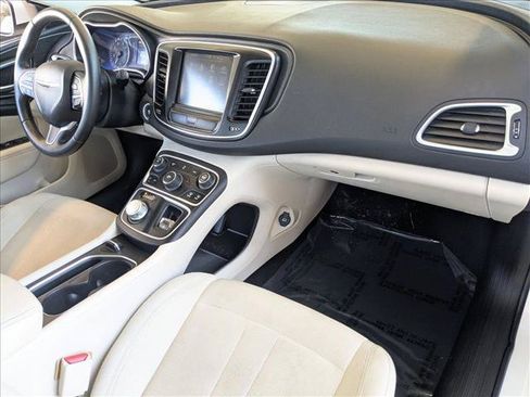 Used 2016 Chrysler 200 Limited w/ Anniversary Edition FWD image 21