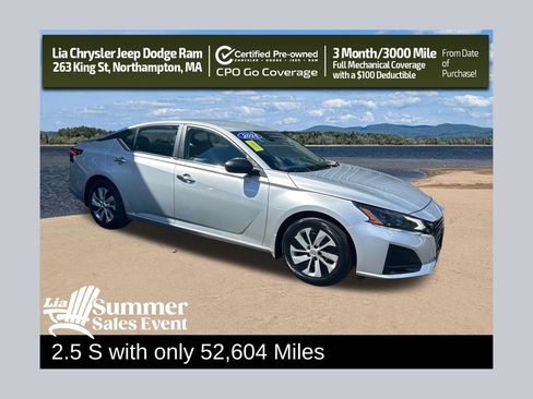 Used 2024 Nissan Altima 2.5 S FWD image 1