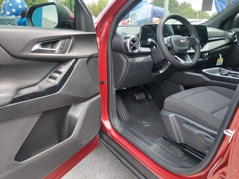 New 2026 Chevrolet Equinox LT FWD image 10