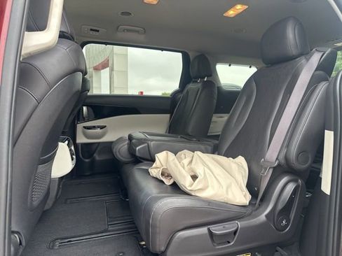 Used 2024 Kia Carnival SX FWD image 9