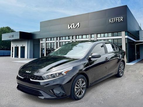 Certified 2022 Kia Forte LXS w/ LXS Technology Package FWD image 1