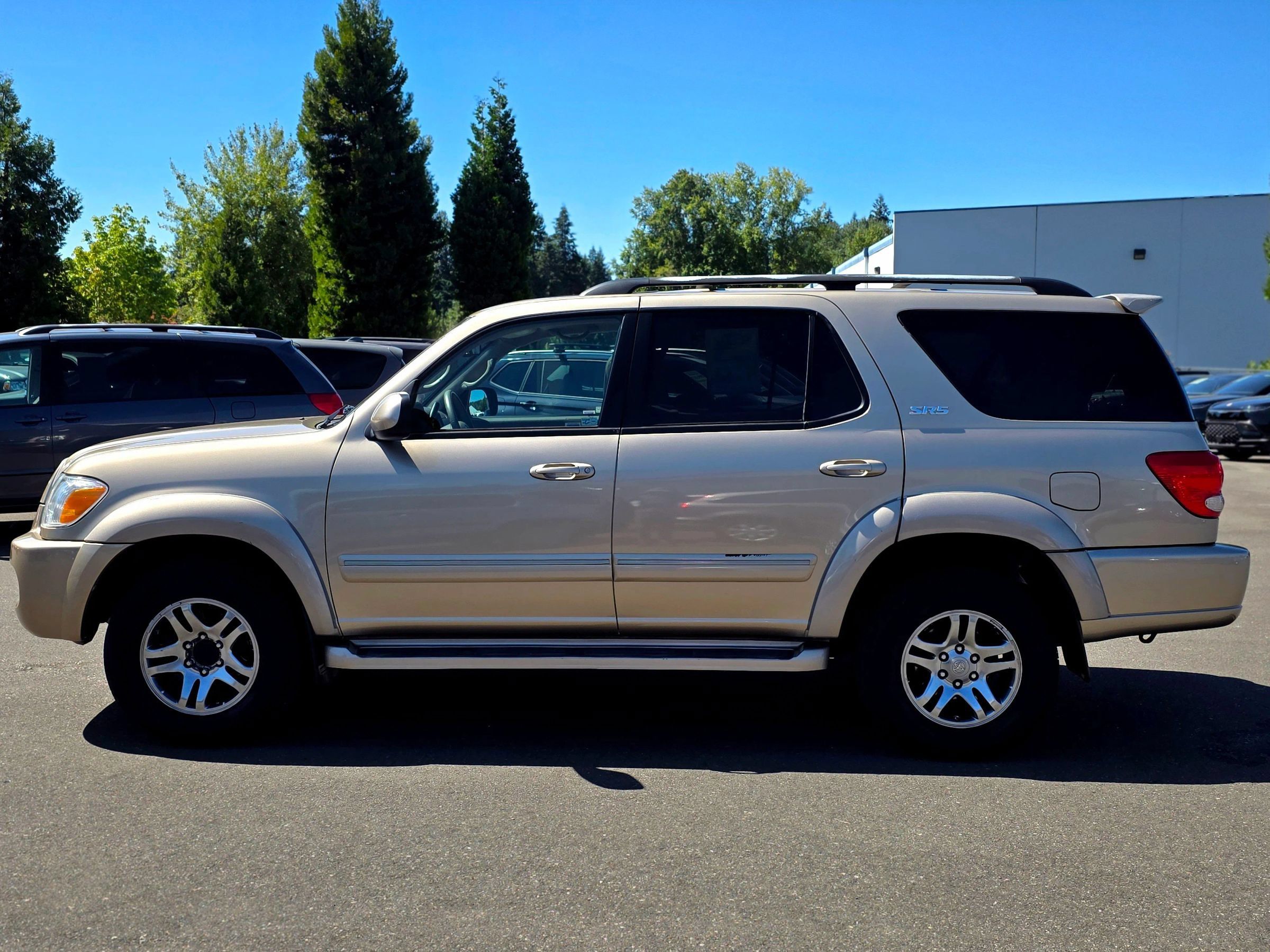 Used 2007 Toyota Sequoia SR5 AWD/4WD image 4