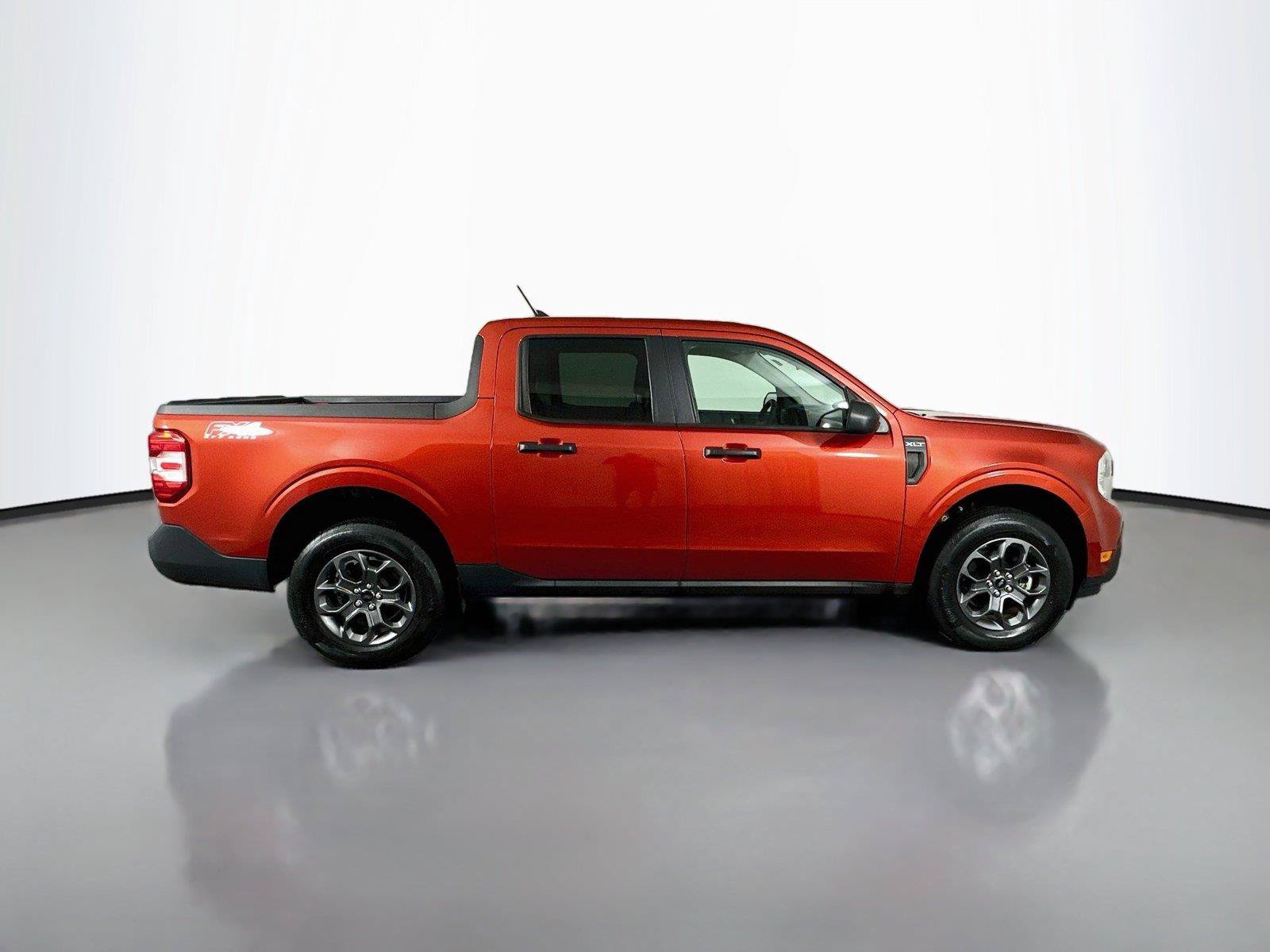 Used 2023 Ford Maverick XLT FWD image 16