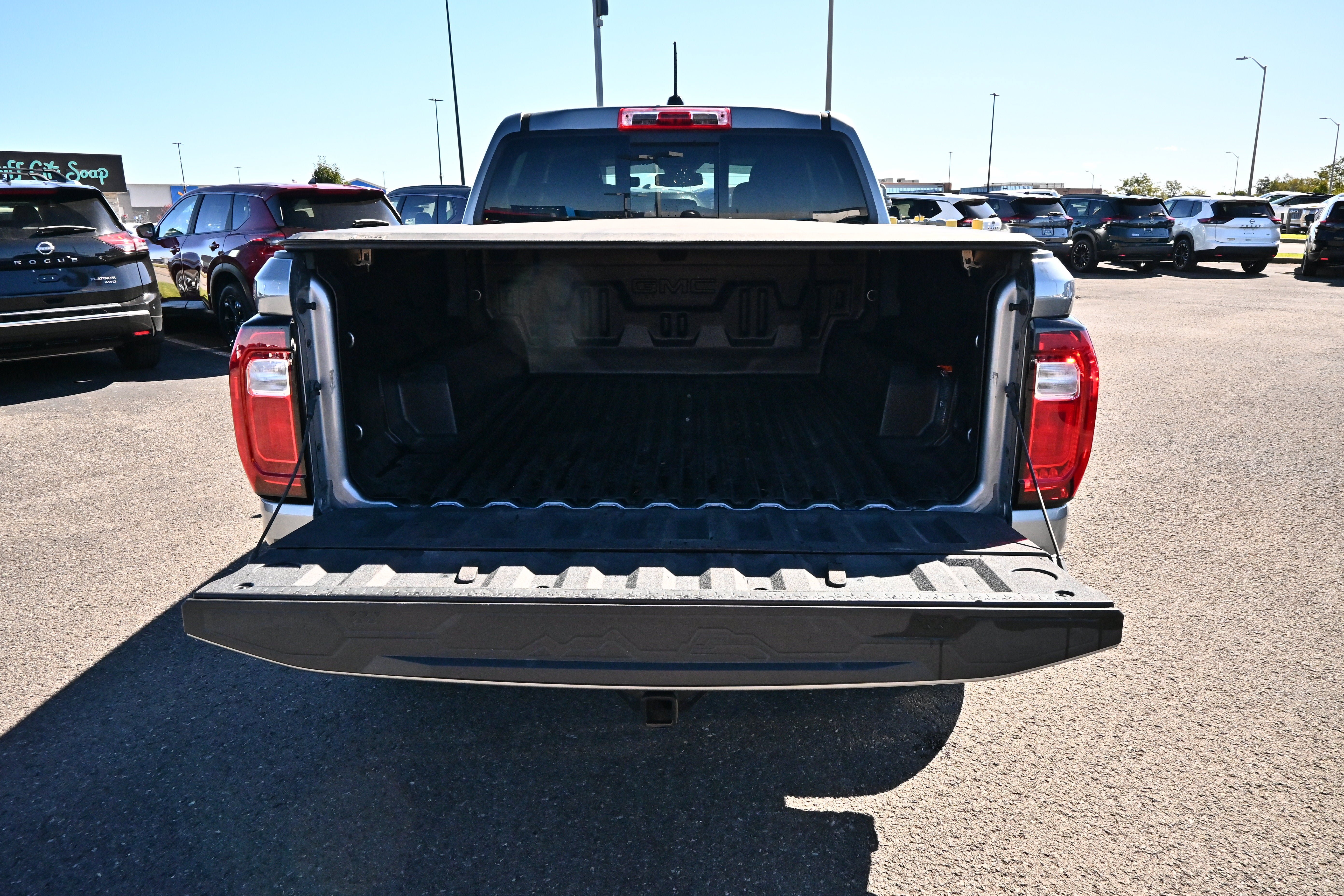Used 2024 GMC Canyon Elevation w/ Convenience Package AWD/4WD image 12