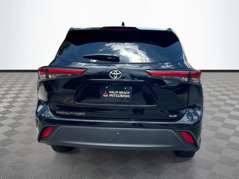 Used 2023 Toyota Highlander XLE FWD image 7