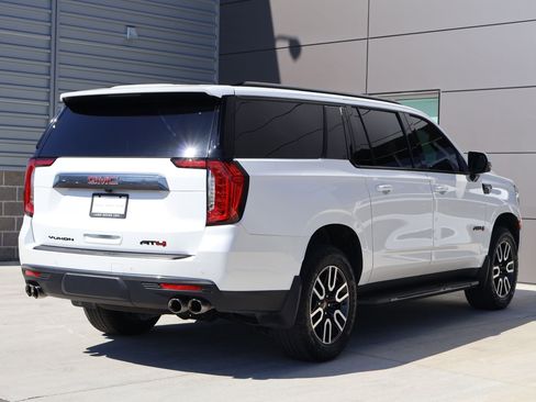 Used 2024 GMC Yukon XL AT4 w/ Technology Package AWD/4WD image 5