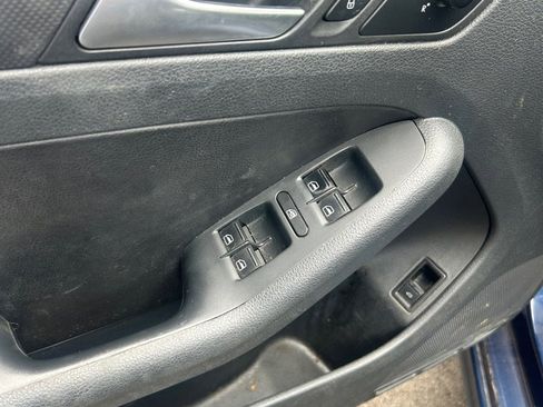 Used 2012 Volkswagen Jetta SE FWD image 5