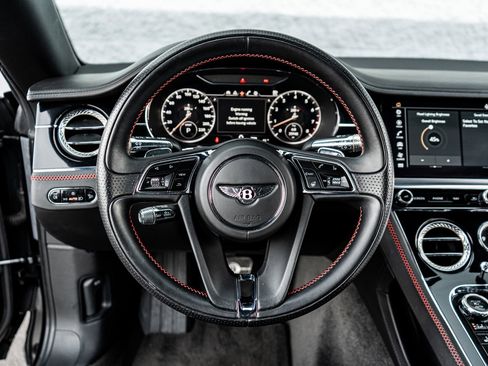 Used 2020 Bentley Continental GT image 31