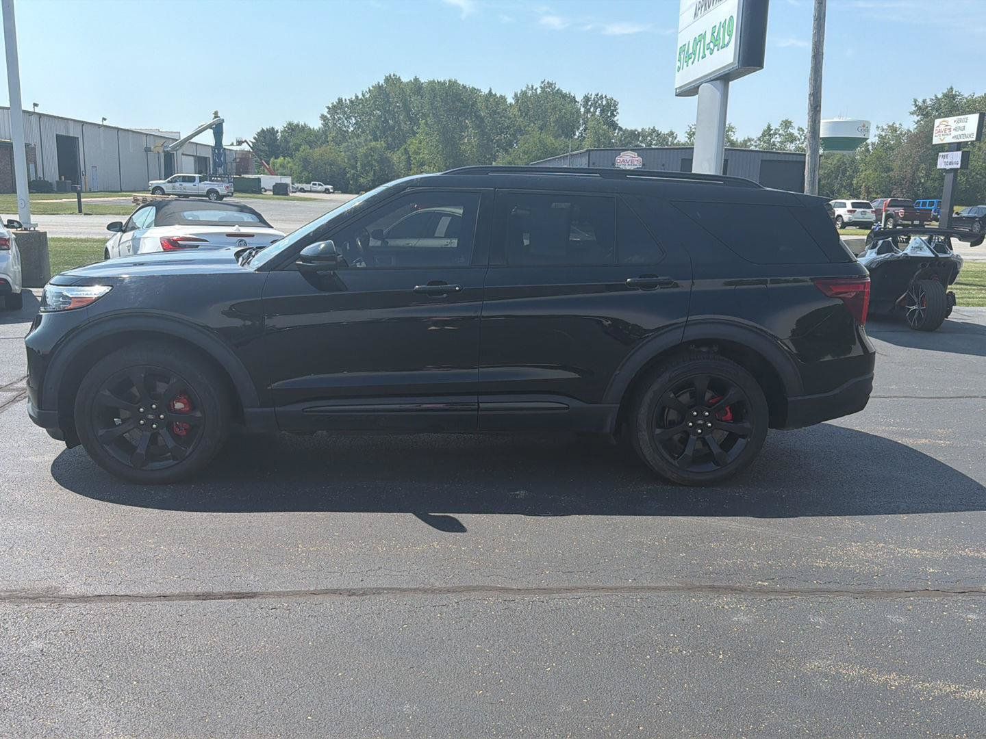 Used 2020 Ford Explorer ST w/ ST Street Pack AWD/4WD image 2