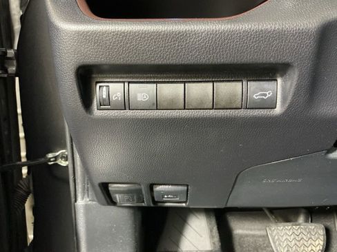 Used 2019 Toyota RAV4 Limited image 19